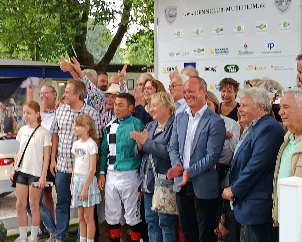 Gemeinsam macht vieles mehr Spass. z.B. hier in Düsseldorf